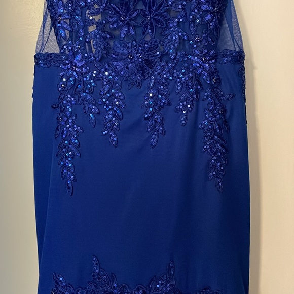 Beautiful Prom Dress - Picture 3 of 7